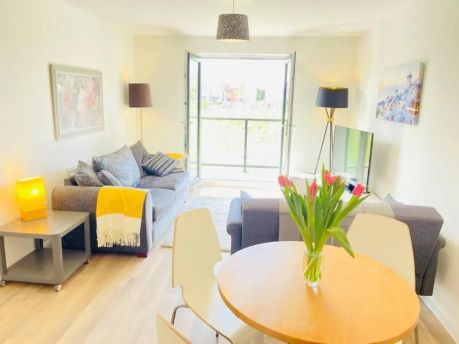 Beautiful, Brand New Apartment! Cheltenham